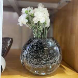 Glass flower vase