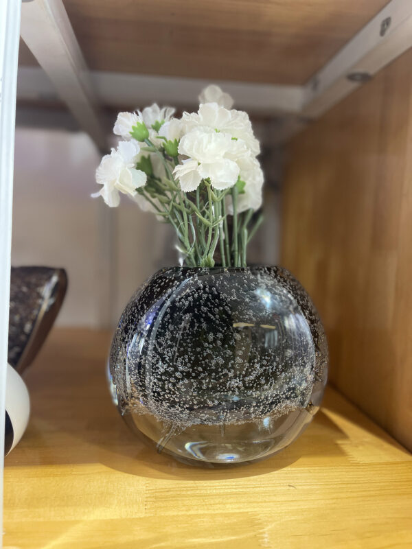 Glass flower vase