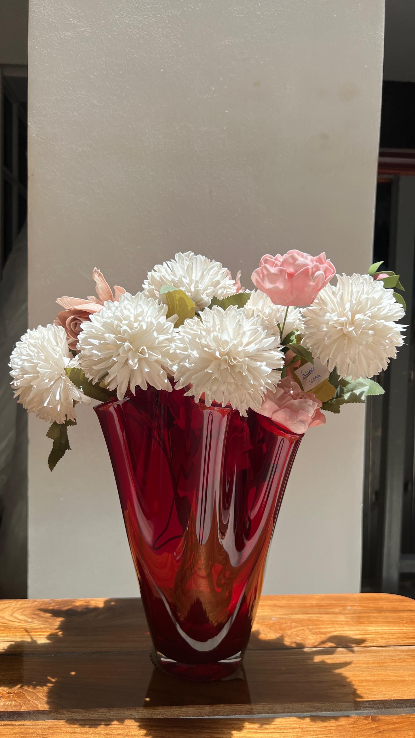 IMG-20250716-WA0165 Luxury Vases in Uganda with red and white flowers