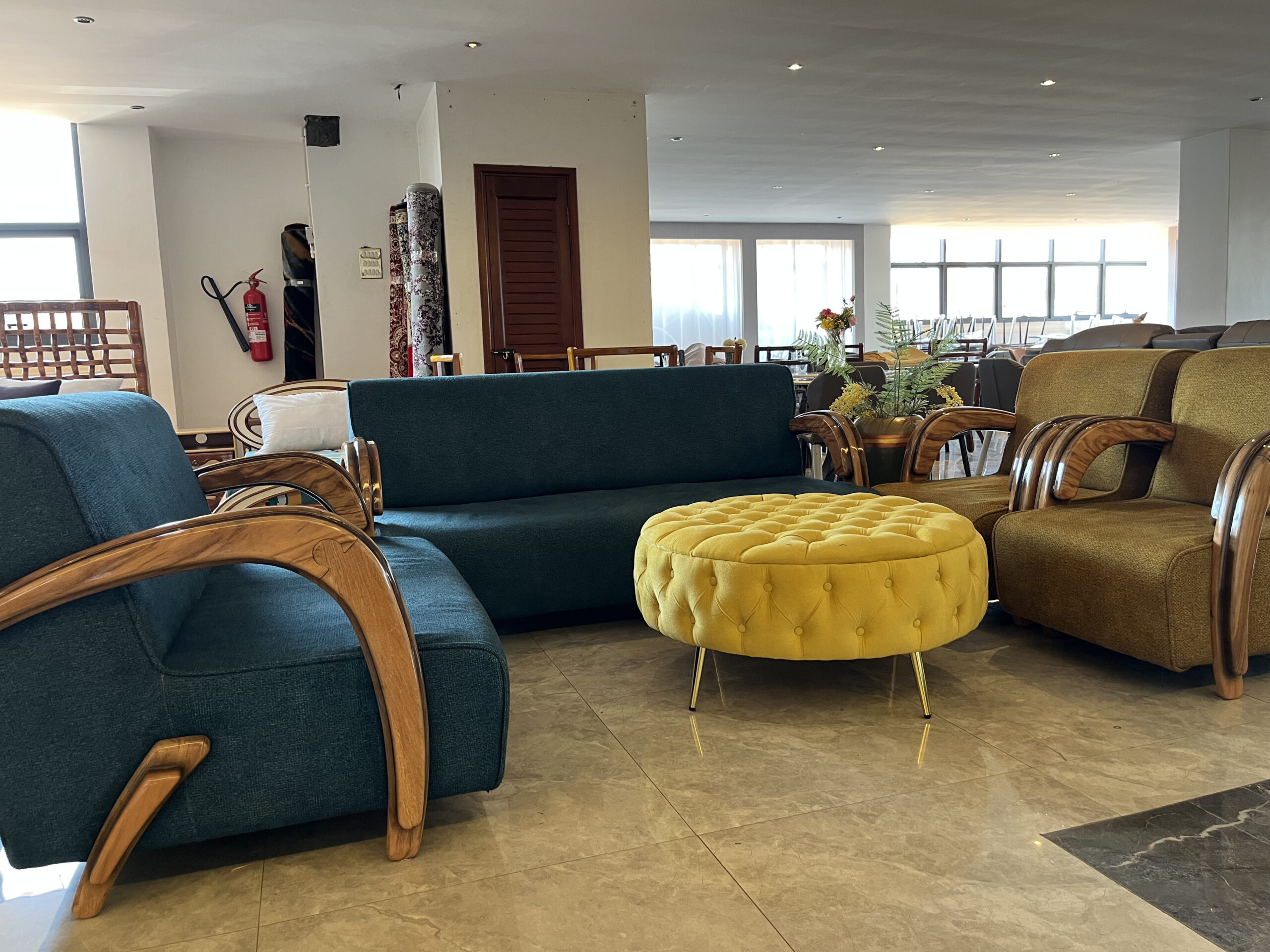 Sofa Set Sofa Set with two three-seater sofas and Two single armchairs