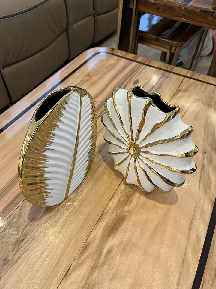 Luxury Flower Vases in Uganda in gold and white